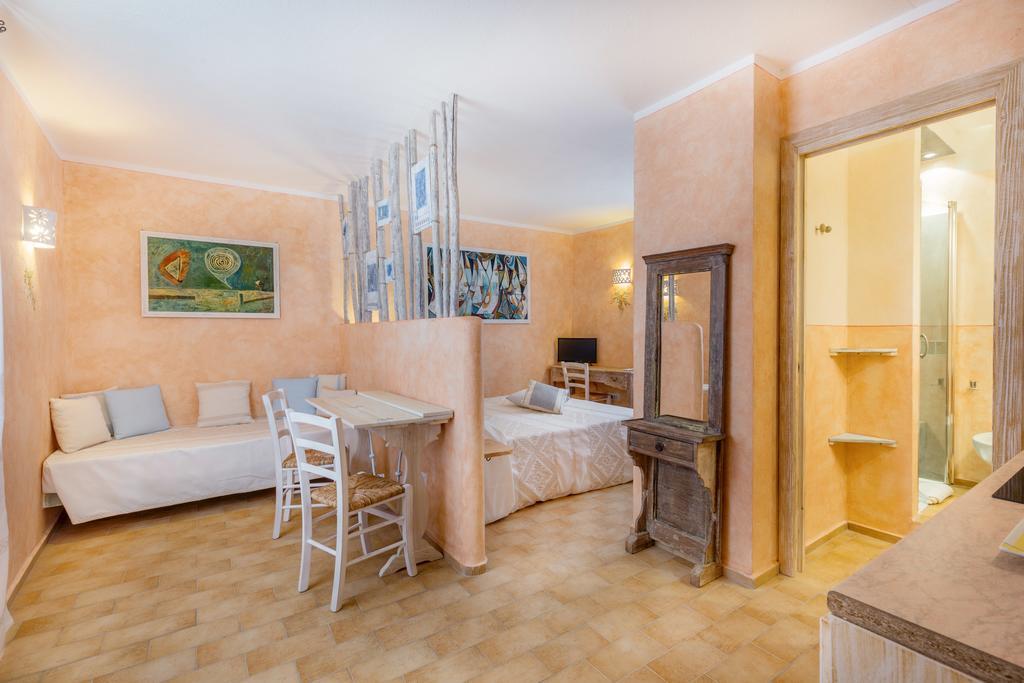Palazzo Beddoro Apartment Сан Панталео Екстериор снимка
