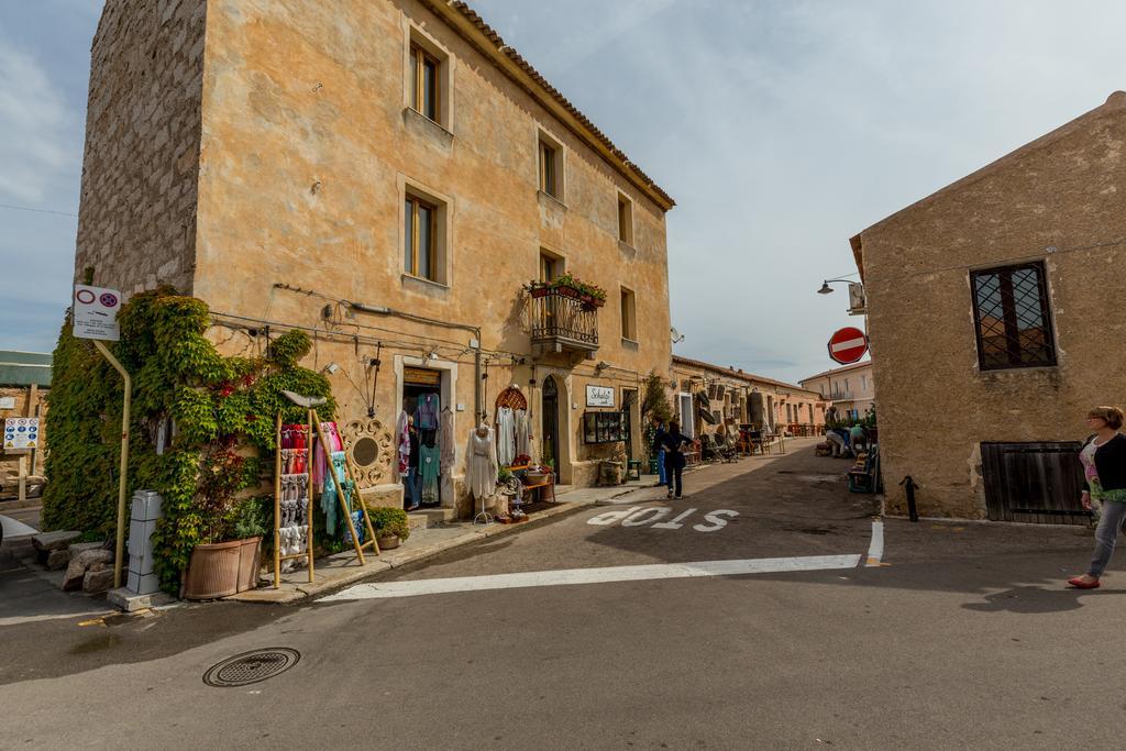 Palazzo Beddoro Apartment Сан Панталео Екстериор снимка