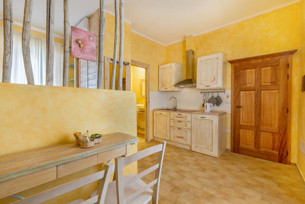 Palazzo Beddoro Apartment Сан Панталео Екстериор снимка