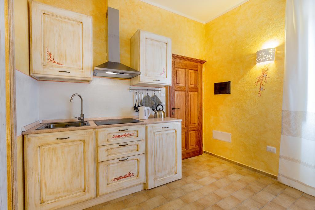 Palazzo Beddoro Apartment Сан Панталео Екстериор снимка