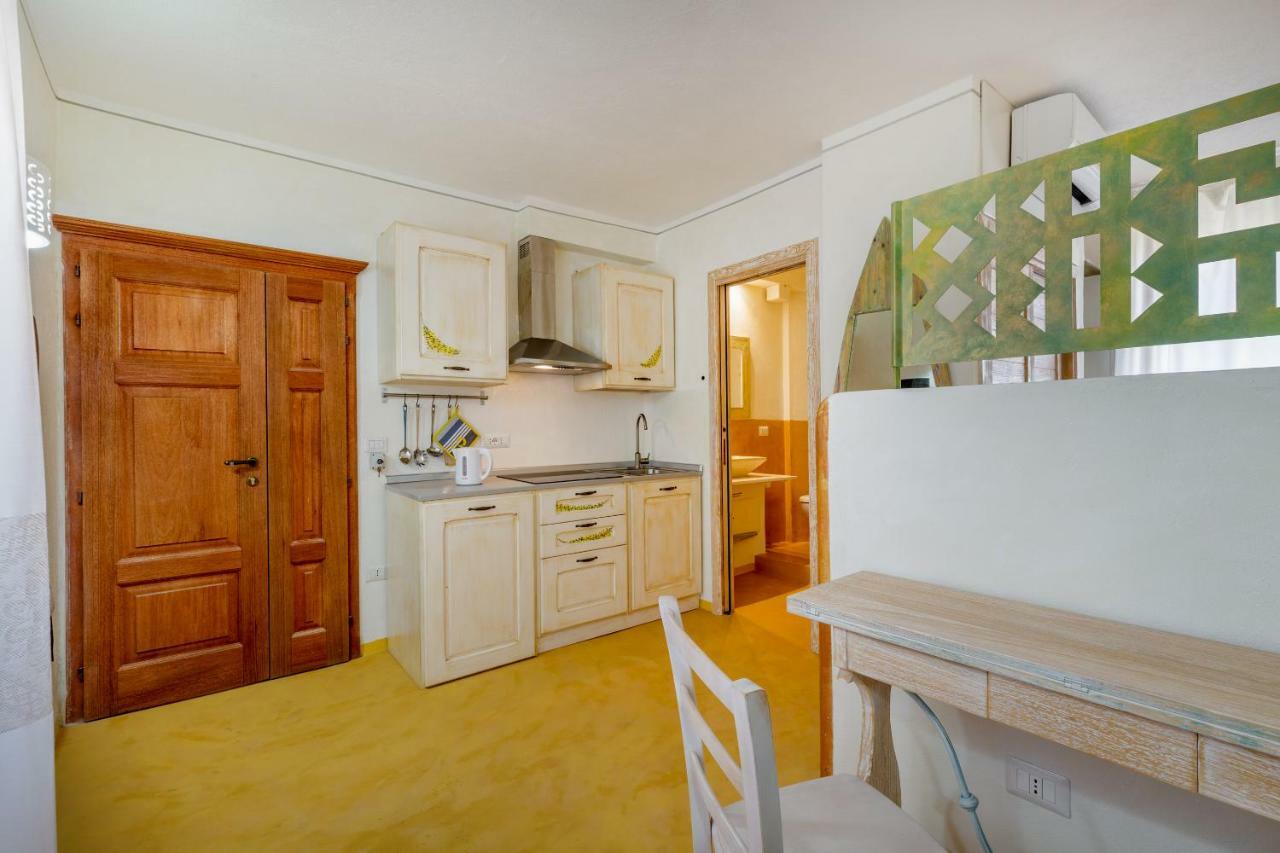 Palazzo Beddoro Apartment Сан Панталео Екстериор снимка
