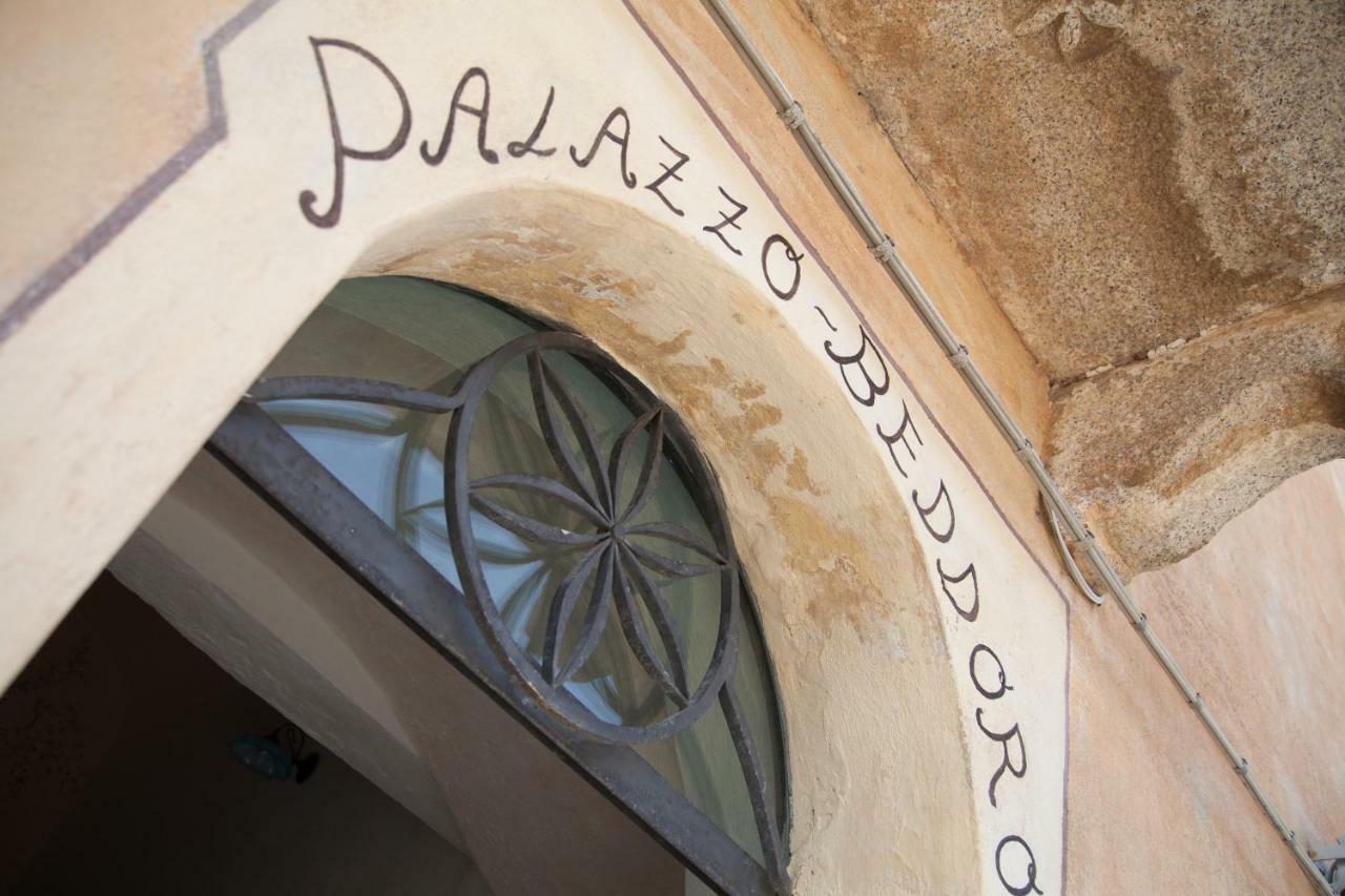 Palazzo Beddoro Apartment Сан Панталео Екстериор снимка